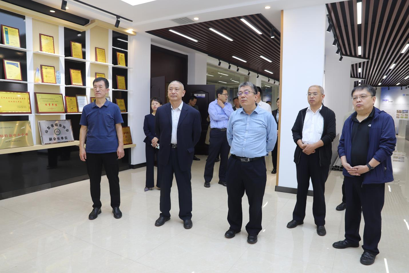 山東省市場監(jiān)管局二級巡視員、計量處處長趙風(fēng)勇一行來山東三星集團調(diào)研