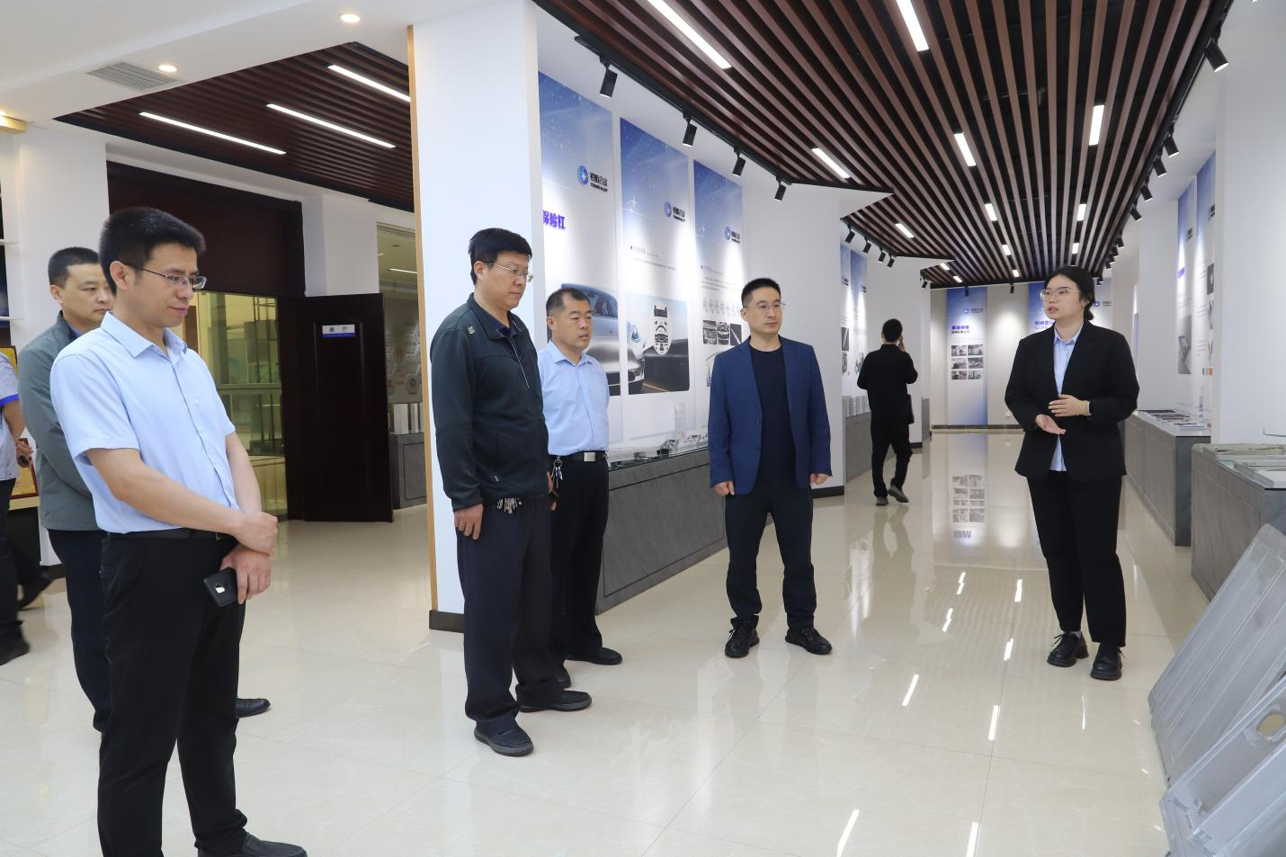 鄒平市人大常委會(huì)專(zhuān)題調(diào)研組來(lái)山東三星集團(tuán)開(kāi)展《山東省先進(jìn)制造業(yè)促進(jìn)條例》立法調(diào)研