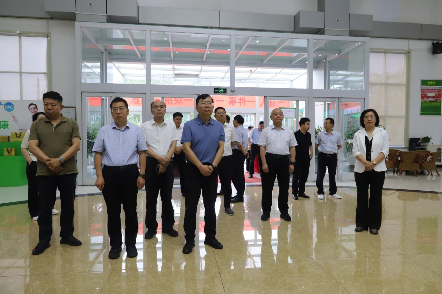 河南省政府參事、省政府原秘書長劉世偉一行來山東三星集團調(diào)研