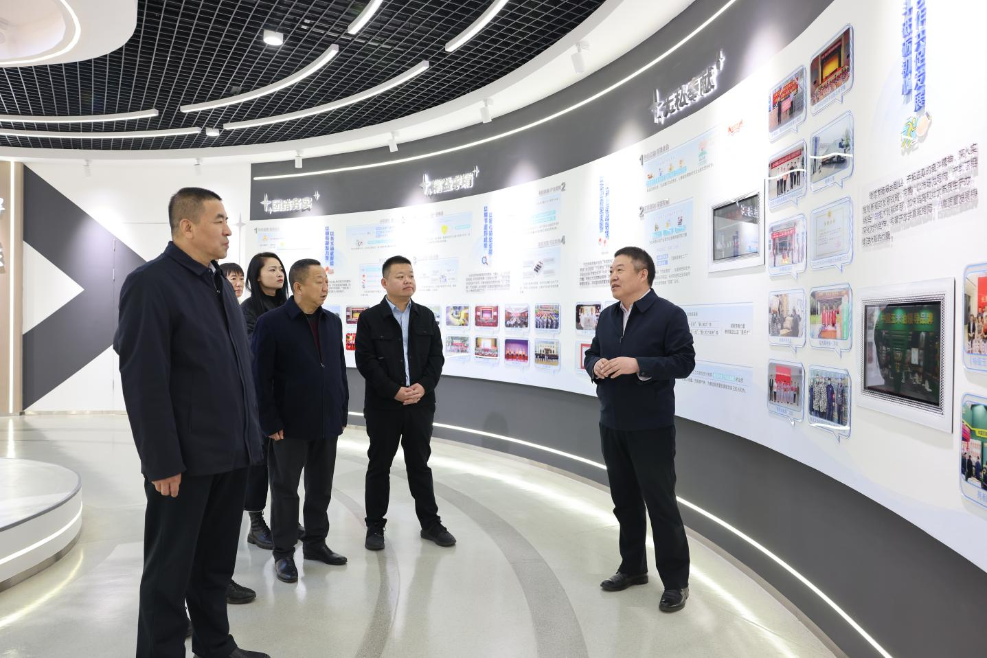 山東省健康促進與教育學會會長彭春雷一行來山東三星集團調(diào)研交流