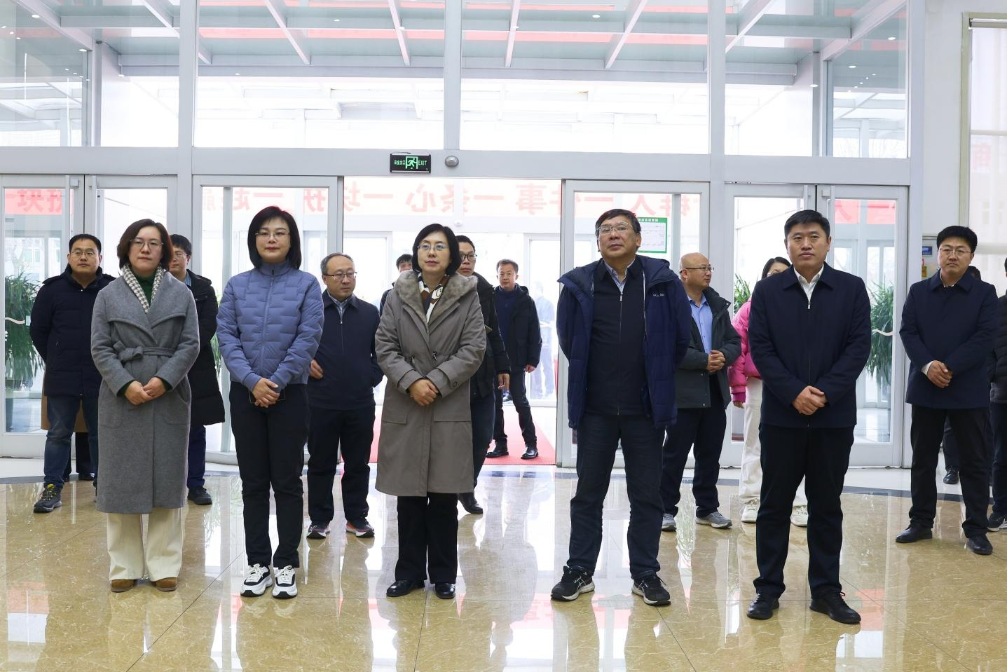 中國社會科學(xué)院農(nóng)村發(fā)展研究所黨委書記、副所長杜志雄一行來山東三星集團(tuán)調(diào)研