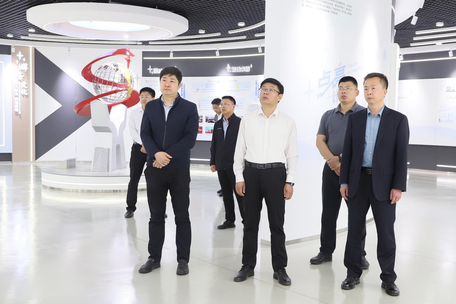 鄒平市委社會工作部部長、市委“兩新”工委書記李偉來山東三星集團(tuán)調(diào)研