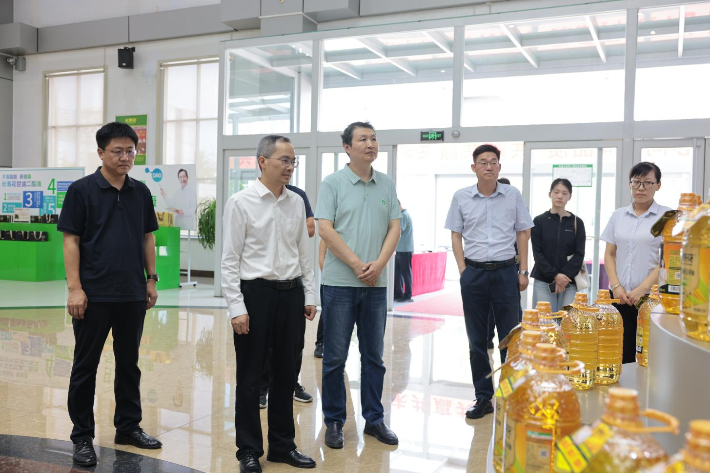 山東農(nóng)業(yè)大學(xué)食品科學(xué)與工程學(xué)院院長李大鵬一行來山東三星集團參觀調(diào)研