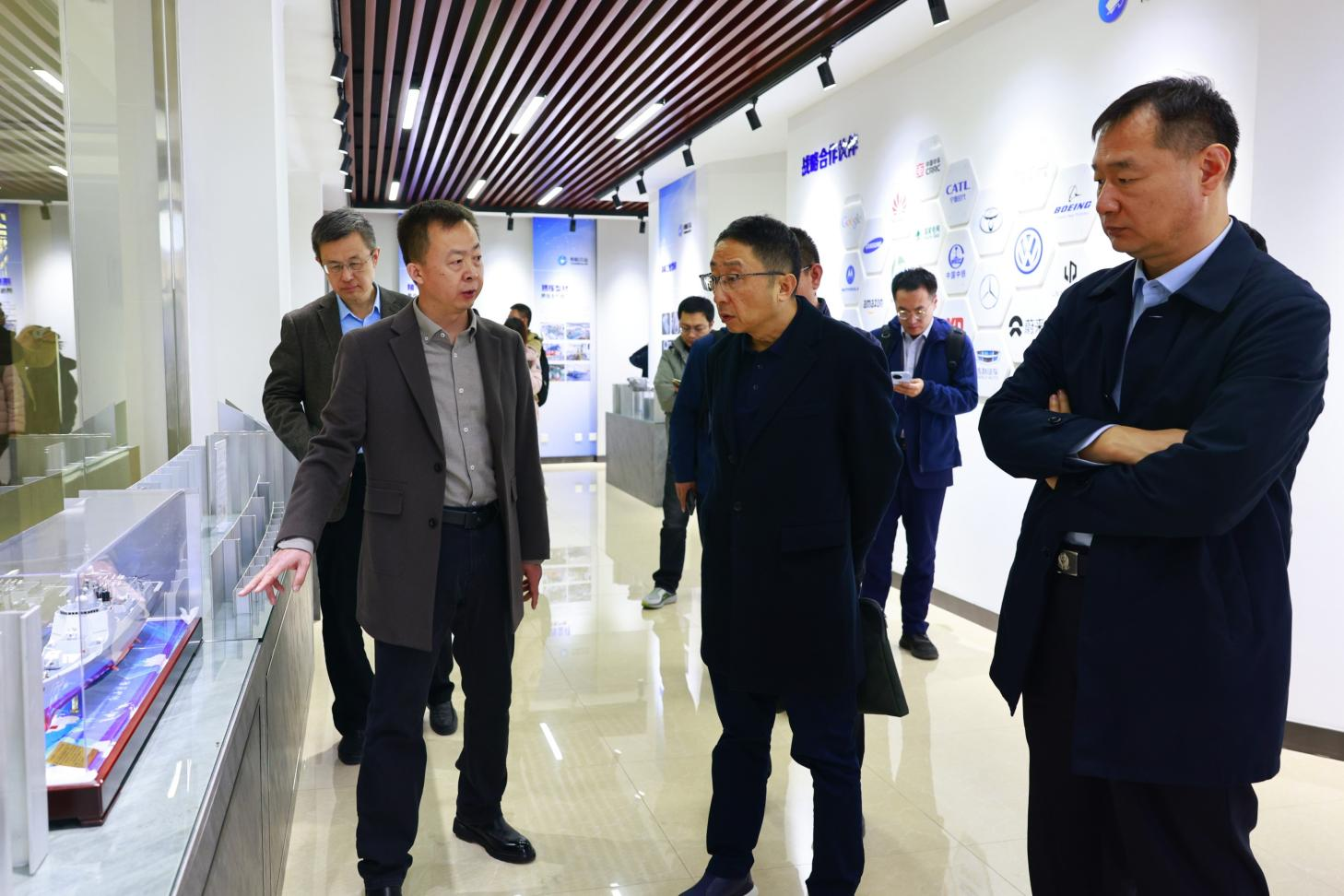 山東省工信廳、省冶金工業(yè)規(guī)劃研究院一行來山東三星集團(tuán)調(diào)研