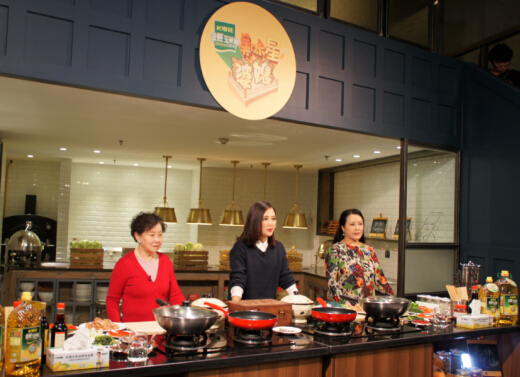 長壽花金胚玉米油攜手山東衛(wèi)視《美味星婆媳》，走進(jìn)明星家庭